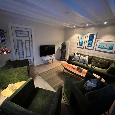 Kjosen Lodge, Lyngen. 灵塞德 外观 照片